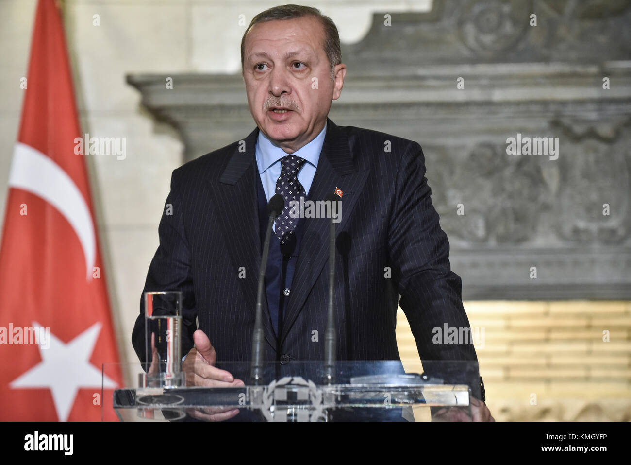 Athènes, Grèce - décembre 7, 2017 : le président turc Recep Tayyip Erdogan lors d'une conférence de presse commune le crédit à Athènes : VASILIS VERVERIDIS/Alamy Live News Banque D'Images