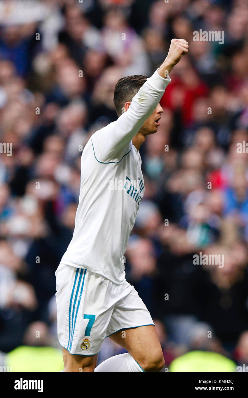 Cristiano Ronaldo dos Santos du Real Madrid célèbre l (3,0) après avoir marqué le but de son équipe. dans l'action. La Liga entre le Real Madrid vs Sevilla FC au Santiago Bernabeu à Madrid, Espagne, le 9 décembre 2017 . Banque D'Images