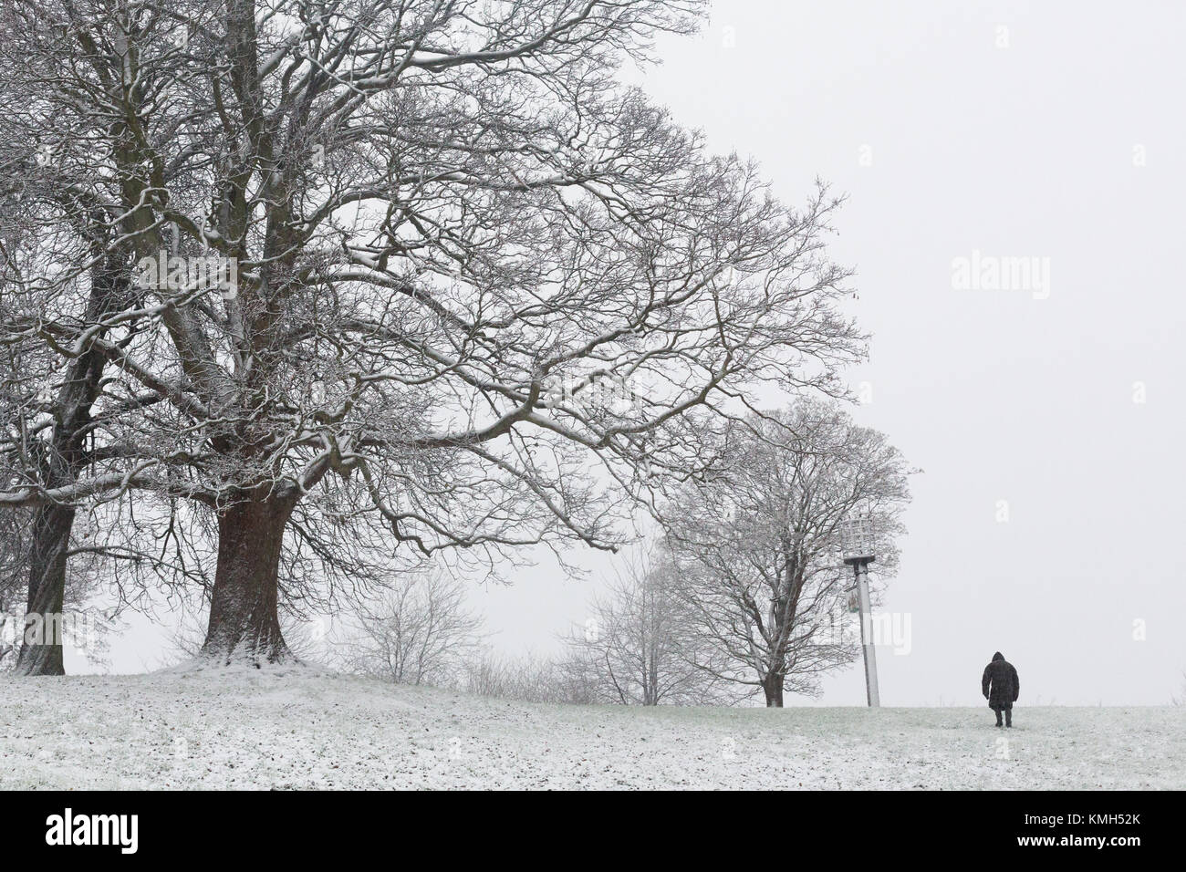 Gravesend, Royaume-Uni. 10 Décembre, 2017. Coulisses de Gravesend dans le Kent, où la neige est tombée ce matin. Plus de neige est prévu pour plus tard aujourd'hui. Rob Powell/Alamy Live News Banque D'Images