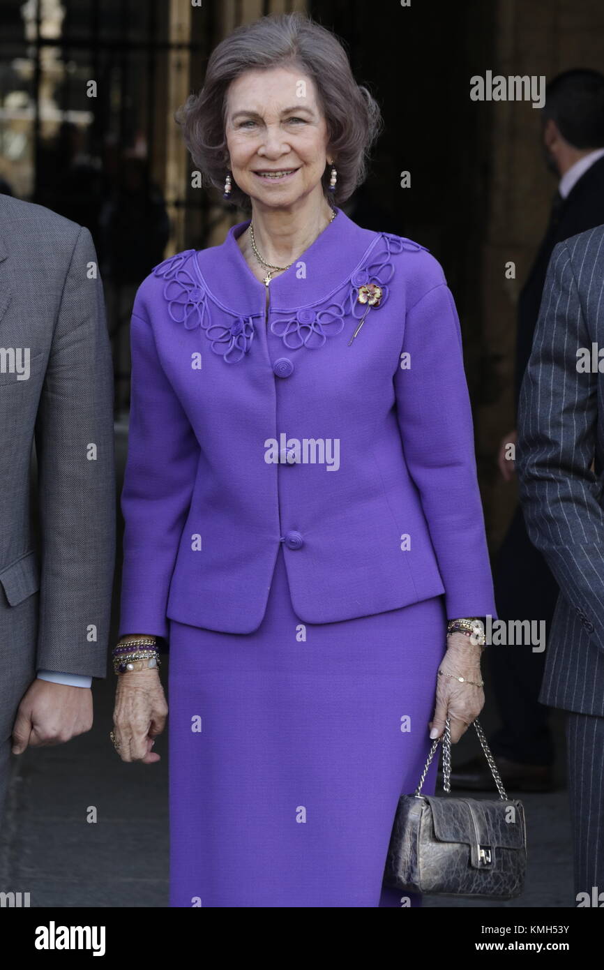 Sevilla, Espagne. Déc 10, 2017. La Reine Sofia reçoit la première édition de "Juan Antonio Carrillo Salcedo Human Rights Award" au nom de la Reine Sofia à la fondation de l'Université de Séville sur Séville le dimanche 10 décembre 2017 : Crédit Gtres información más Comuniación sur ligne, S.L./Alamy Live News Crédit : Gtres más información en ligne Comuniación,S.L./Alamy Live News Banque D'Images