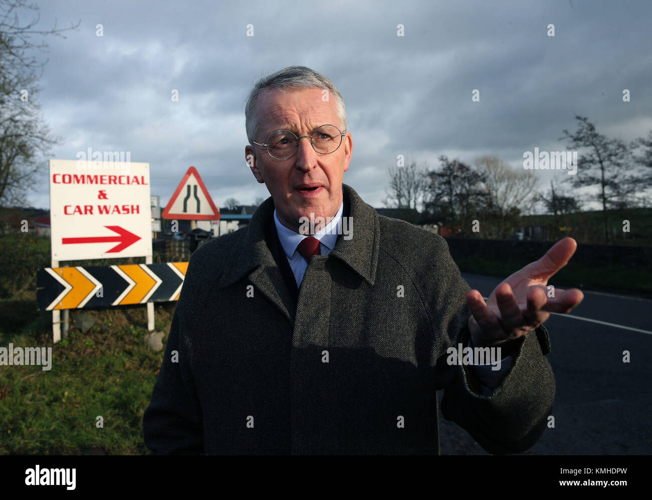 Hillary Benn, président de la Chambre des communes Comité Brexit, à la frontière entre l'Irlande du Nord et la République d'Irlande à Middletown, Co. Armagh, pendant une journée de visite en Irlande du Nord pour entendre la preuve sur l'impact probable des Brexit sur la région. Banque D'Images