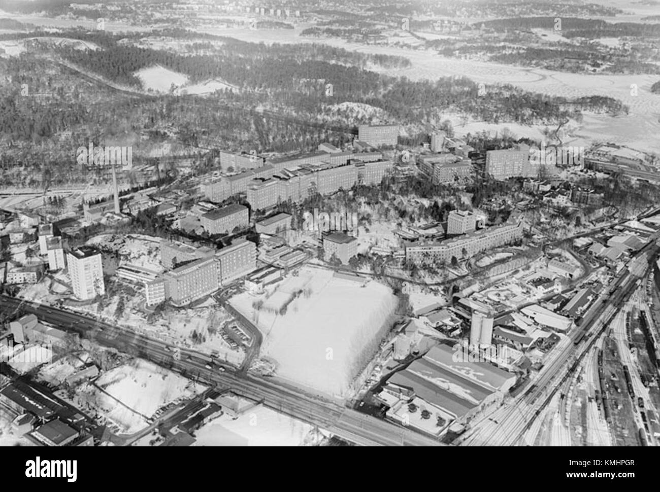 Stockholms innerstad fait référence au centre-ville de Stockholm, en Suède, une région connue pour son architecture historique, ses monuments culturels et sa vie urbaine dynamique. Il englobe des quartiers clés et présente des bâtiments emblématiques, des sites historiques et des attractions modernes. Banque D'Images
