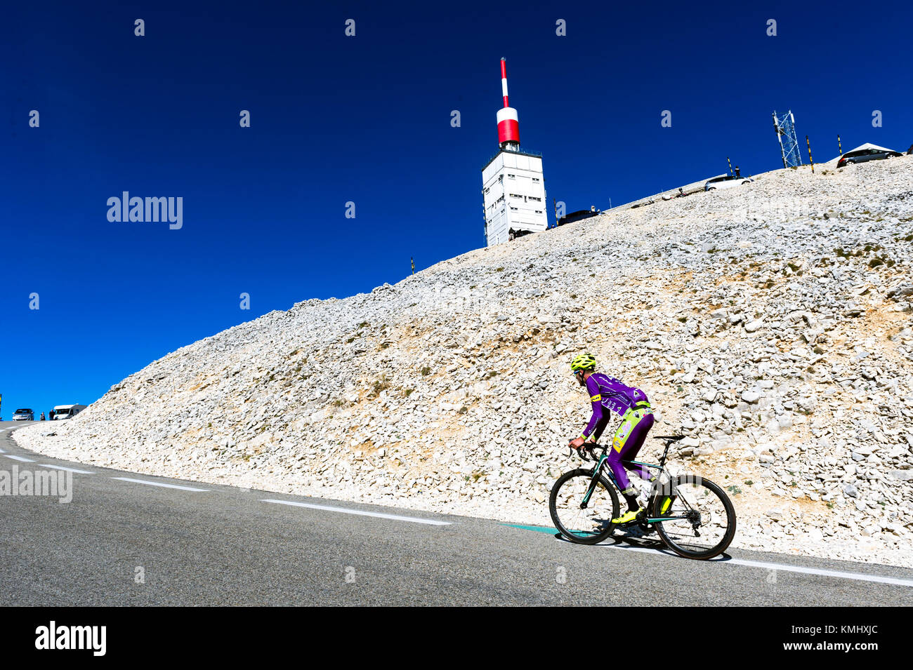 France. Vaucluse (84). Ascension du Mont Ventoux. Cyclotouristes Banque D'Images