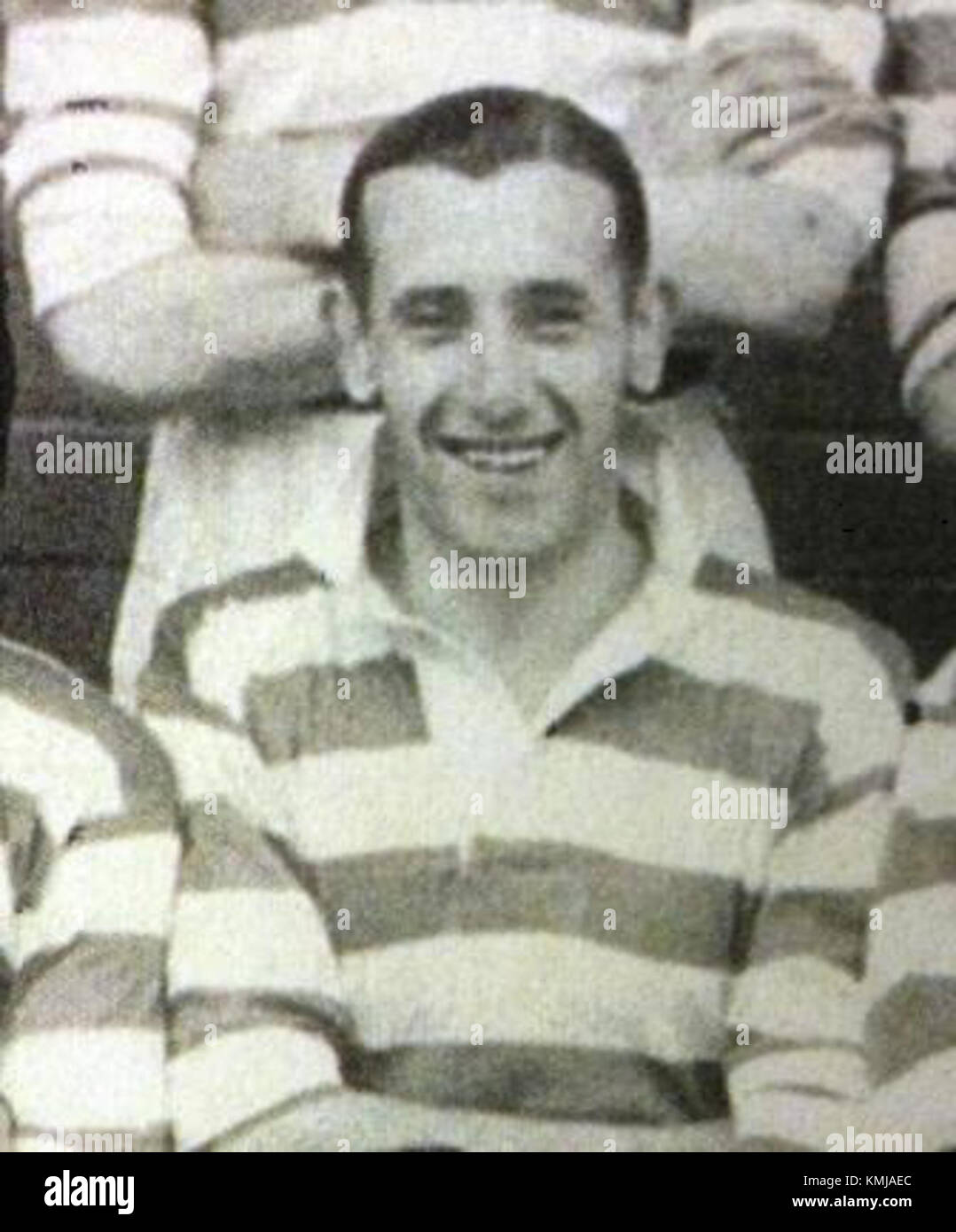 Jimmy Turnbull est un ancien footballeur professionnel, connu pour sa carrière dans le football. Il a joué comme attaquant et a eu des passages dans plusieurs clubs, contribuant à ce sport dans les compétitions nationales et internationales. Banque D'Images