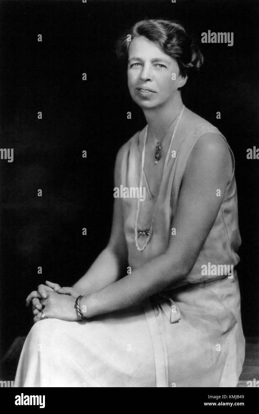 Eleanor Roosevelt était une diplomate américaine, activiste et la première dame des États-Unis ayant servi le plus longtemps. Connue pour son plaidoyer en faveur des droits de l'homme, elle a joué un rôle central dans la création des Nations Unies et a été une figure éminente de la politique américaine et internationale. Banque D'Images Eleanor Roosevelt était une diplomate américaine, activiste et la première dame des États-Unis ayant servi le plus longtemps. Connue pour son plaidoyer en faveur des droits de l'homme, elle a joué un rôle central dans la création des Nations Unies et a été une figure éminente de la politique américaine et internationale. Banque D'Images