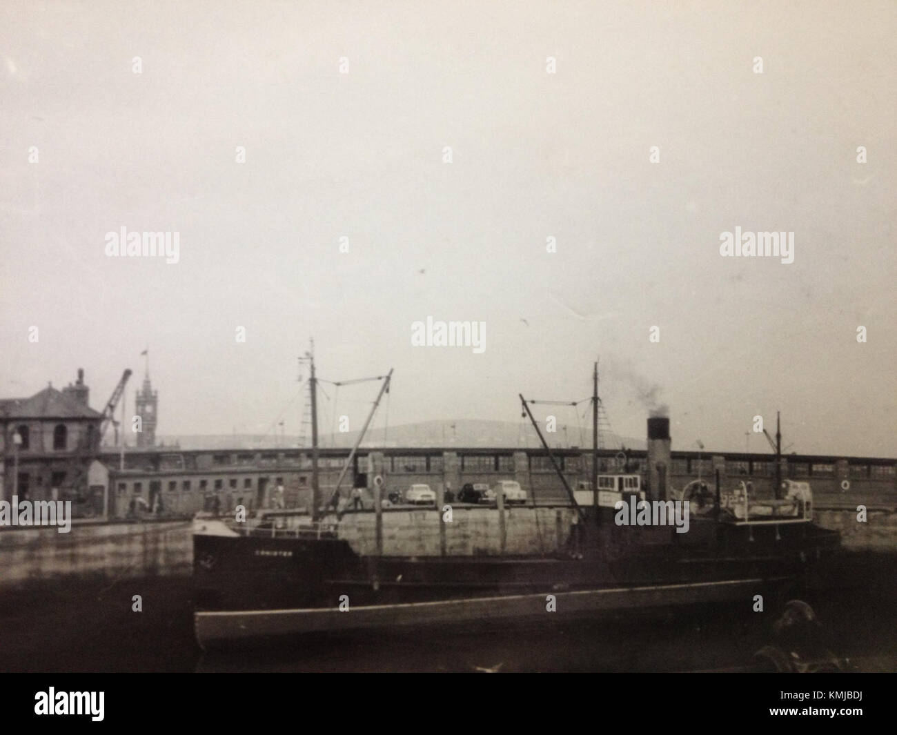 Le SS Conister était un navire connu pour son histoire maritime, soit par le service dans des opérations navales ou des activités commerciales. Il est associé à une période spécifique de l'historique d'expédition. Banque D'Images