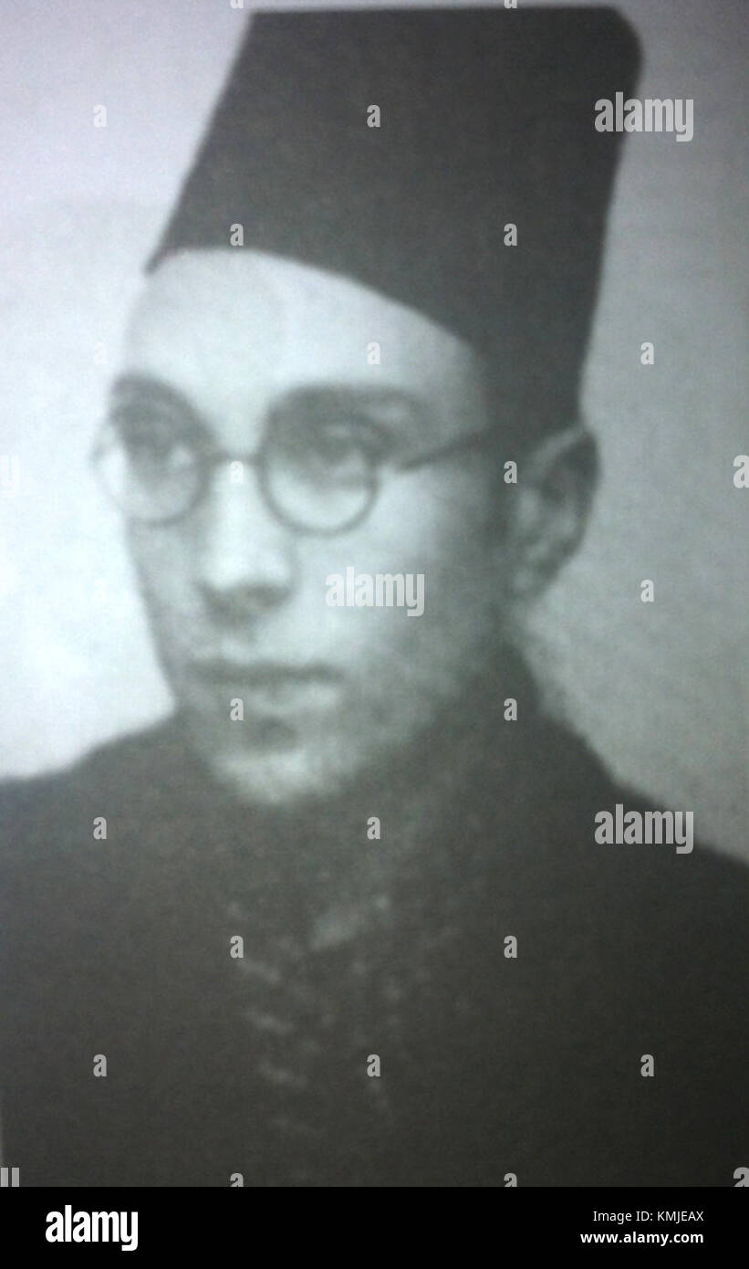 Bahri Guiga fait référence à un personnage historique ou navire, potentiellement lié à l'histoire maritime ou culturelle. Les spécificités de ce nom sont souvent associées à l'exploration maritime ou aux documents maritimes historiques. Banque D'Images