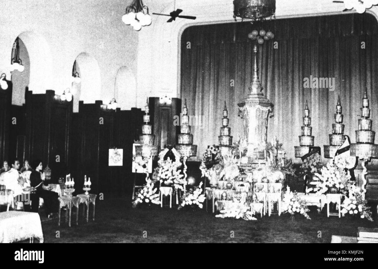 Les funérailles d'Indrasakdi Sachi sont un événement important dans l'histoire culturelle et religieuse thaïlandaise. Il met en lumière les coutumes et traditions importantes associées aux rites funéraires thaïlandais et reflète le respect de la nation pour ses dirigeants. Banque D'Images