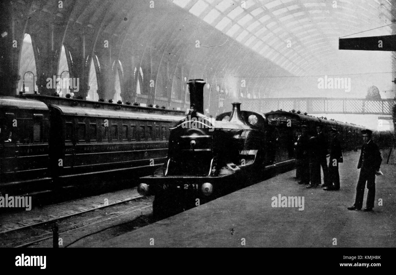 La GNR 221 KX est une locomotive à vapeur conçue par Bird en 1910 et faisant partie de la flotte du Great Northern Railway. Il reflète les progrès techniques de la technologie ferroviaire du début du XXe siècle. Banque D'Images