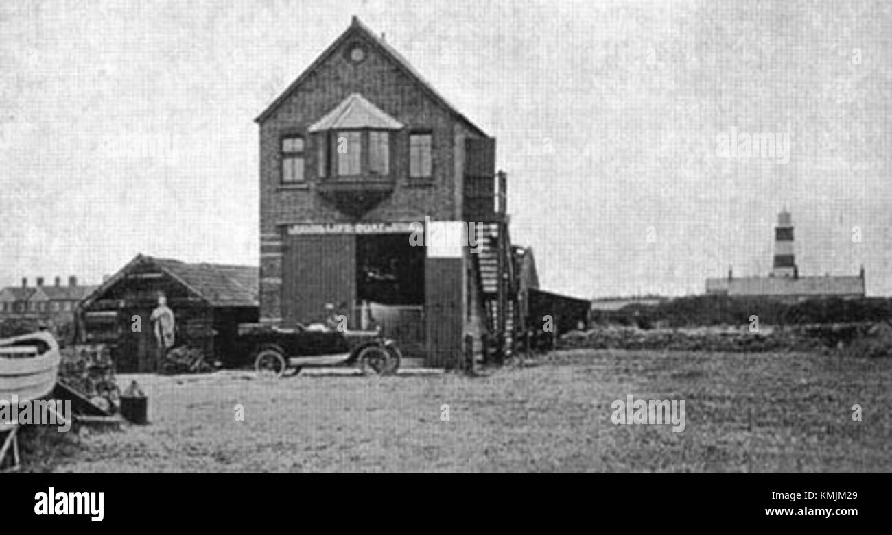 La Happisburgh Lifeboat Station, créée en 1903, est située à Norfolk, en Angleterre. Elle joue un rôle vital dans la collectivité, en fournissant des services de sauvetage maritime et en contribuant à la sécurité maritime. Banque D'Images