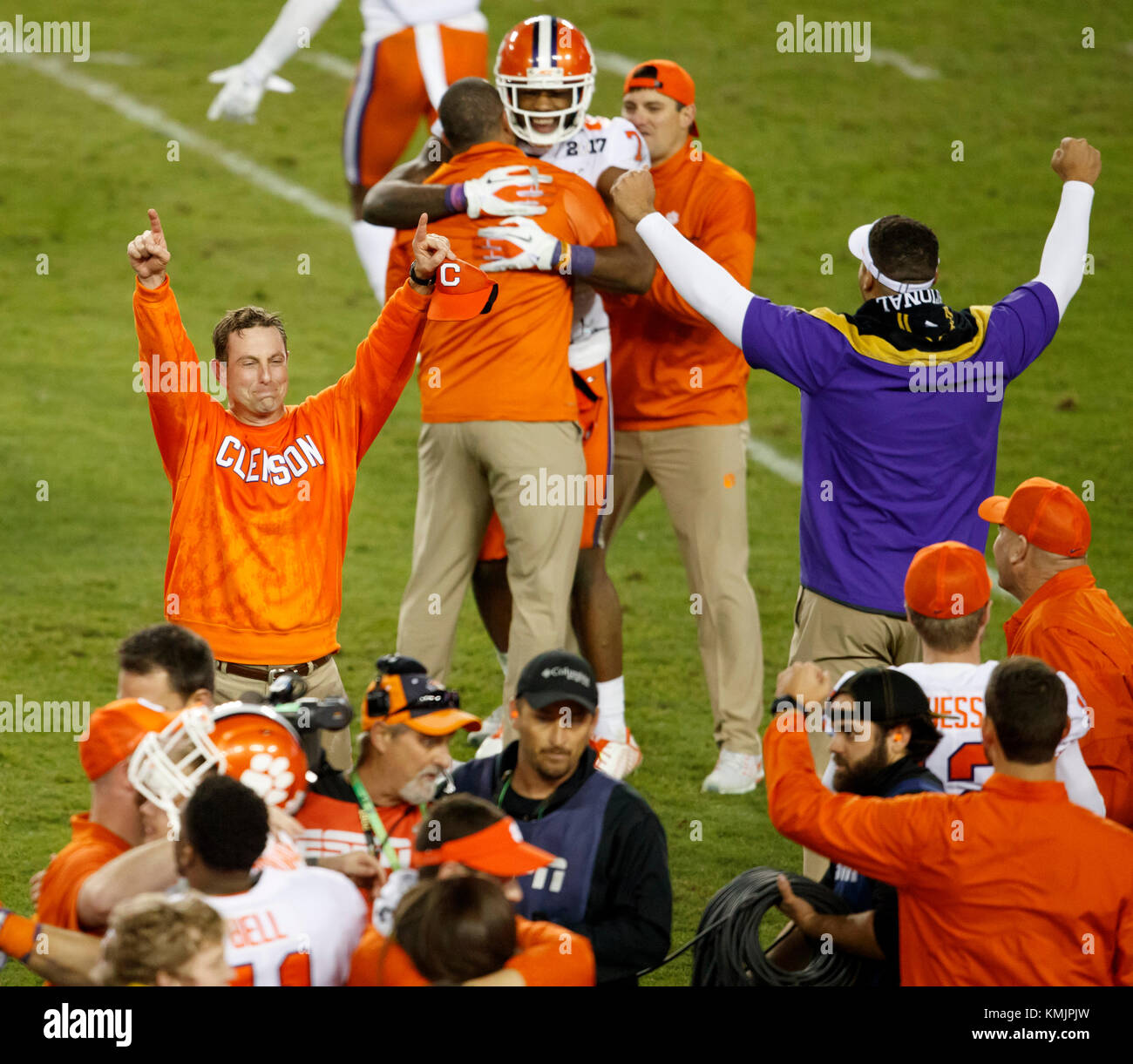 L'entraîneur-chef de Clemson Tigers Dabo Swinney célèbre dans les dernières secondes du match de football collégial 2017 match de Championnat National à Tampa, Floride Banque D'Images