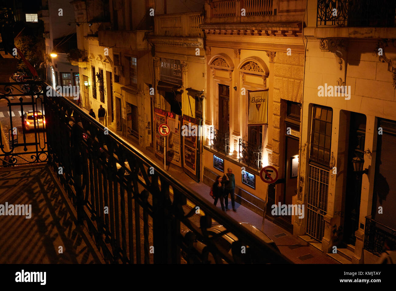 Balcon sur l'appartement historique par la plaza Dorrego, San Telmo, Buenos Aires, Argentine, Amérique du Sud Banque D'Images