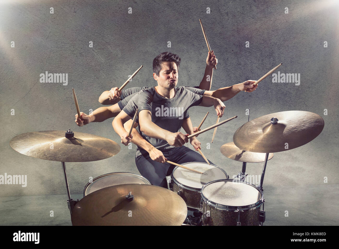 Batteur de rock Banque de photographies et d'images à haute résolution -  Alamy