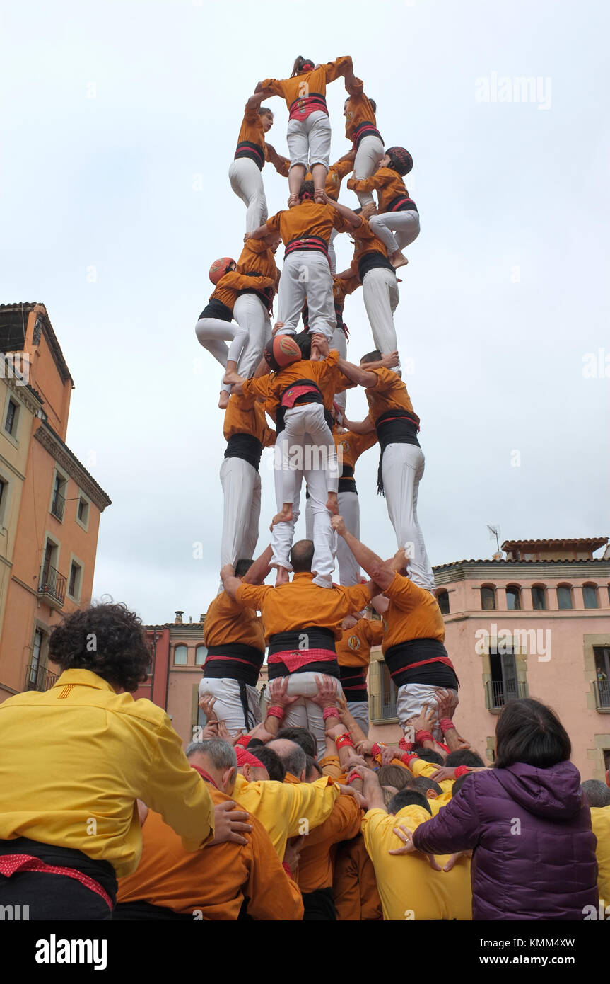 Castellers, Catalan tours humaines dans la ville de Vic, Catalogne, Espagne Banque D'Images