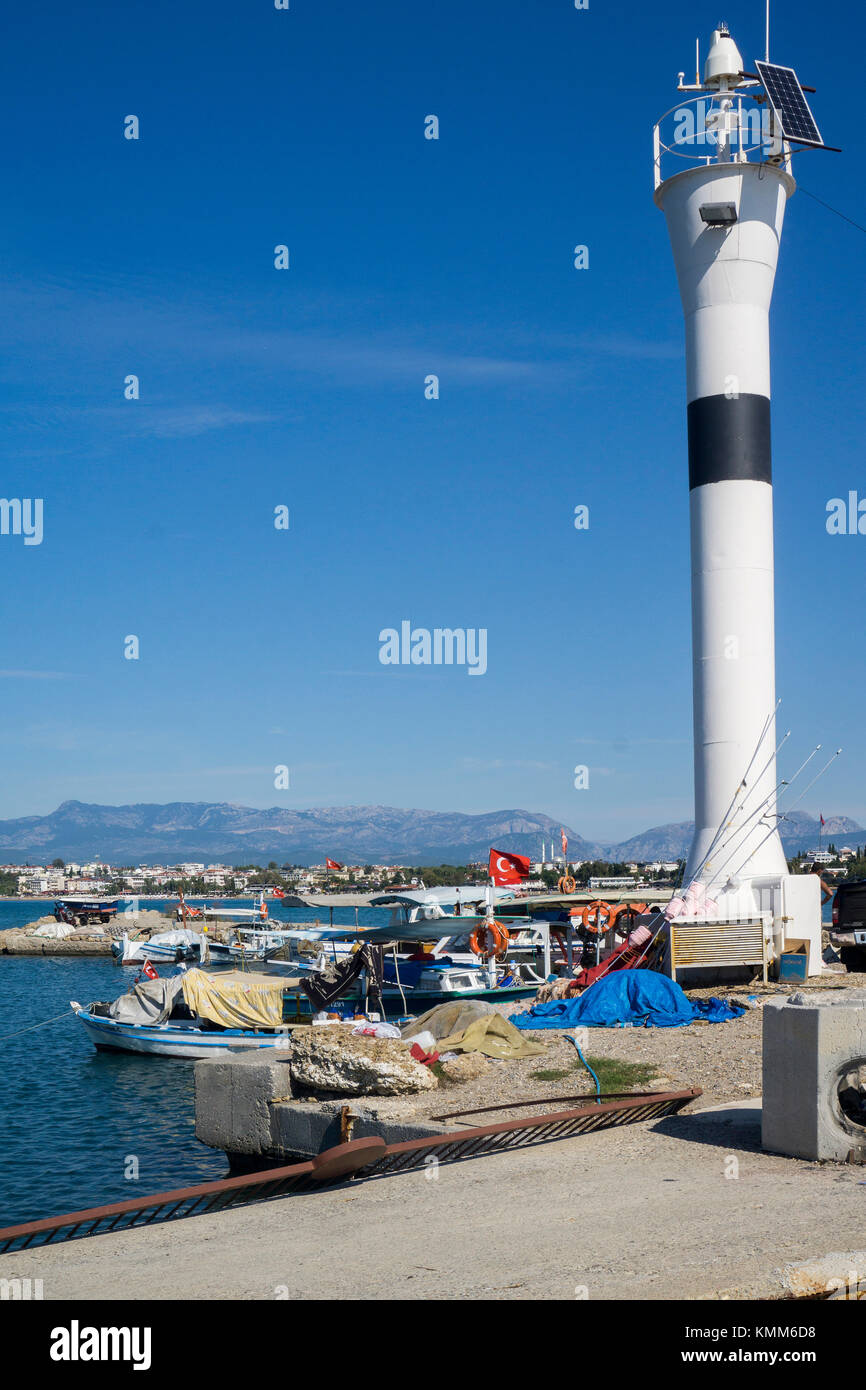 Marque de la mer et du port de côté, riviera turque, Turquie Banque D'Images