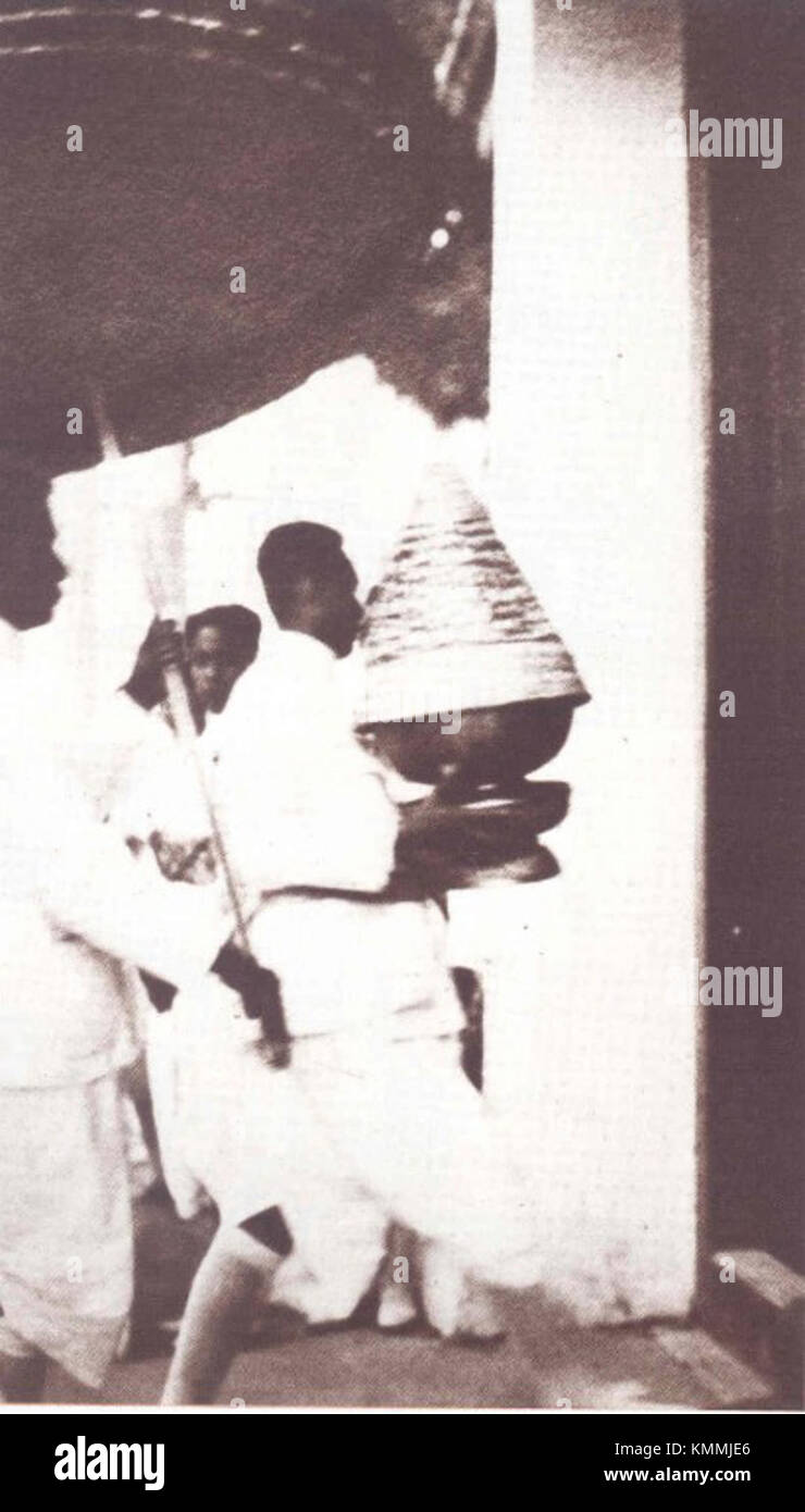 Le cercueil contenant les cendres royales du roi Vajiravudh, conservé dans le Phra Sri Rattana Jay-Dee au Grand Palais, Thaïlande. Cet artefact royal est important dans l'histoire et la culture thaïlandaises. Banque D'Images