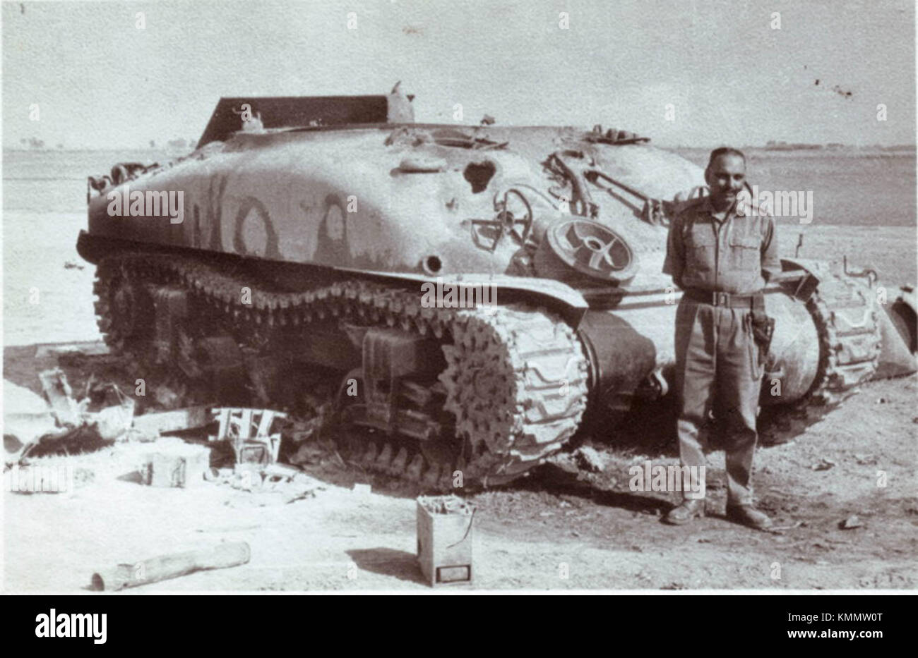 Destroyed sherman tank Banque de photographies et d’images à haute ...