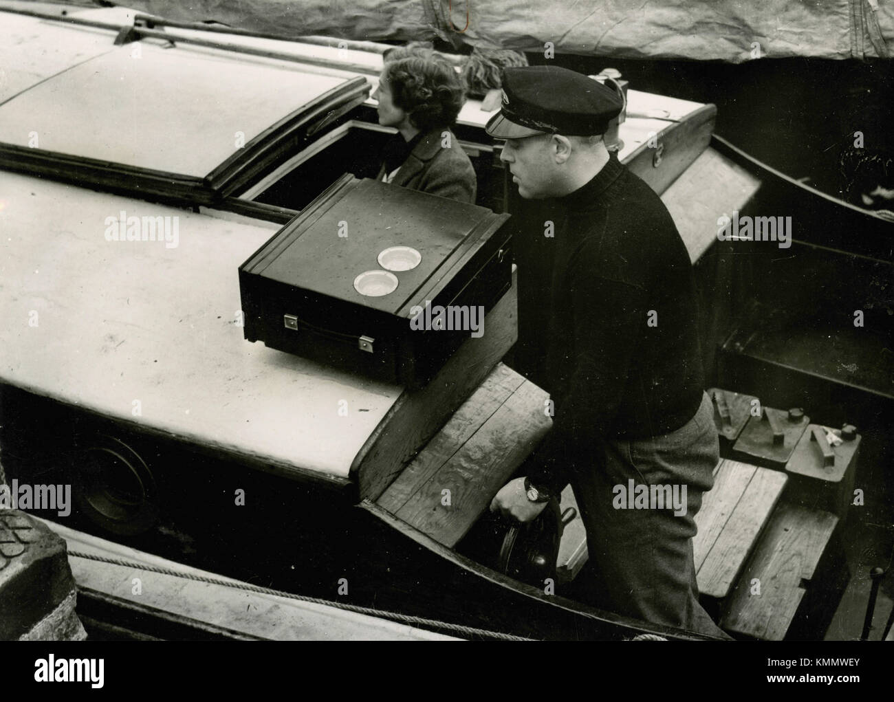 Yachtsman Amateur batterie embarquant navigateur portable, UK 1950 Banque D'Images