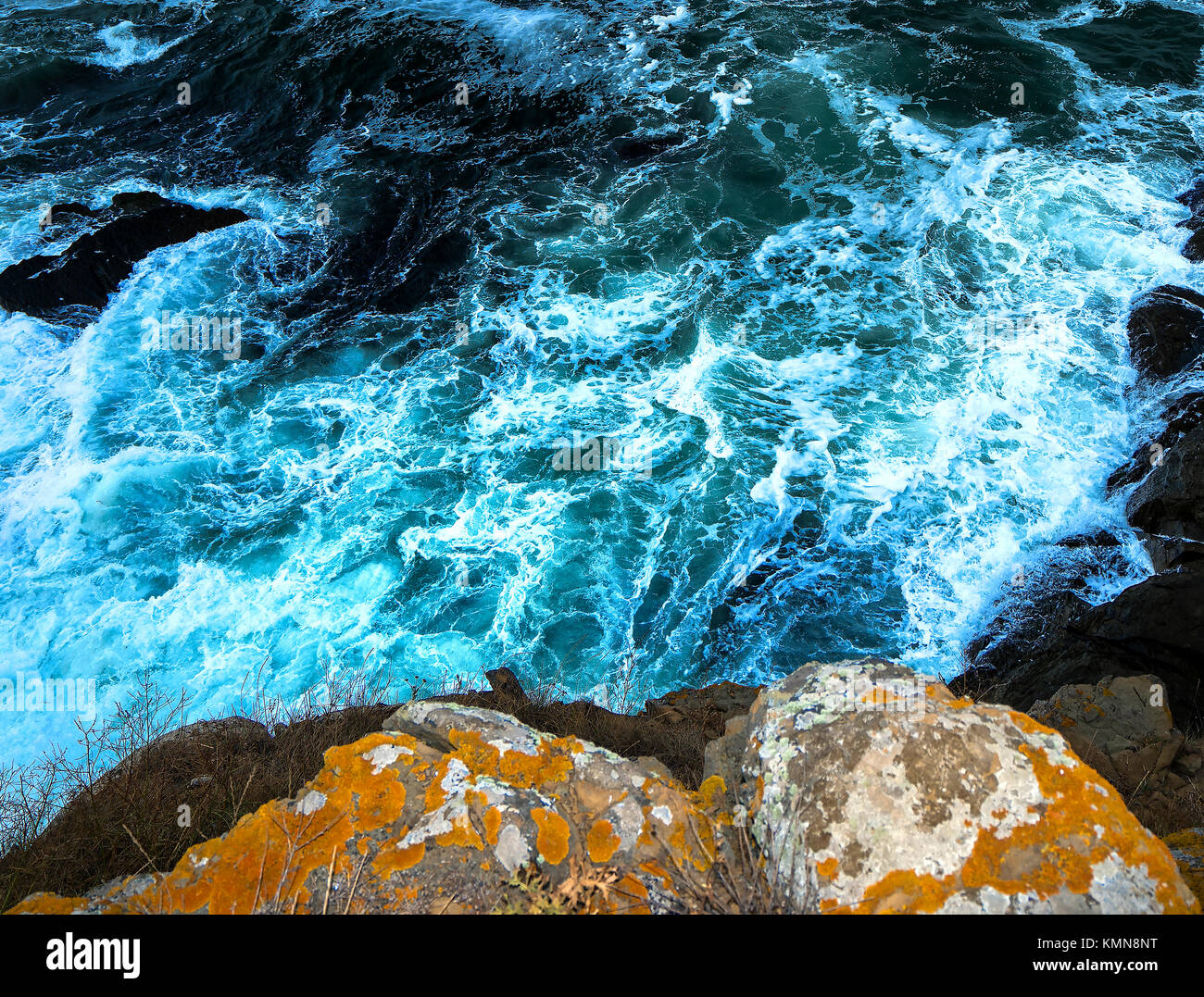 vagues qui s’écrasent Banque D'Images