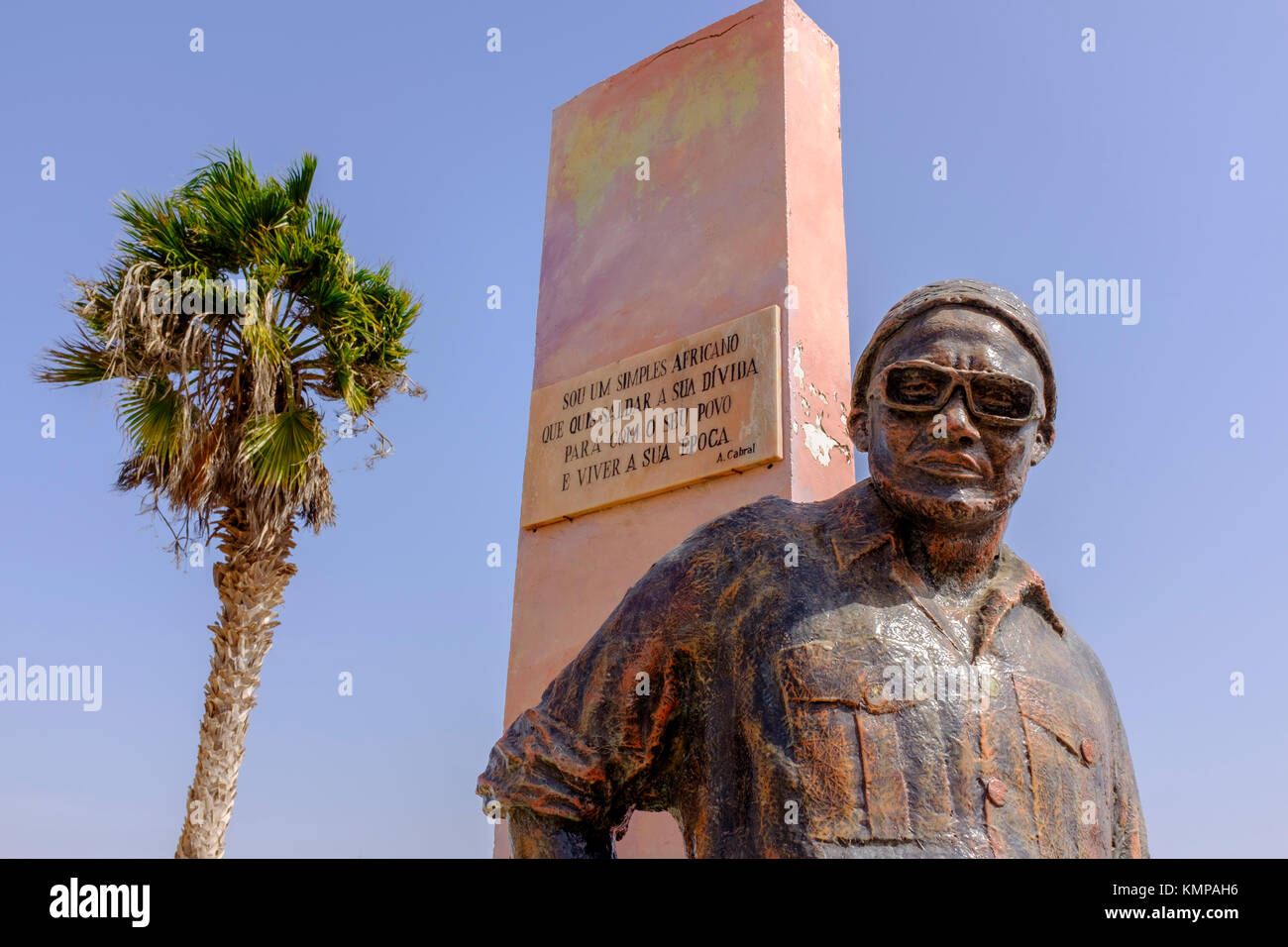 Statue à l'extérieur de l'Aéroport International Amilcar Cabral, Cap Vert, Afrique Banque D'Images