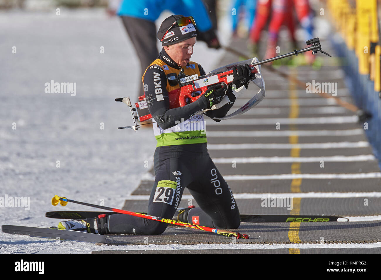 Le Lenzerheide, Suisse, le 9 décembre 2017, MEINEN Susanna (SUI) lors de l'IBU Cup Biathlon sprint 7,5 km femmes de Lenzerheide. Photo : Cronos/Rolf Simeon Banque D'Images