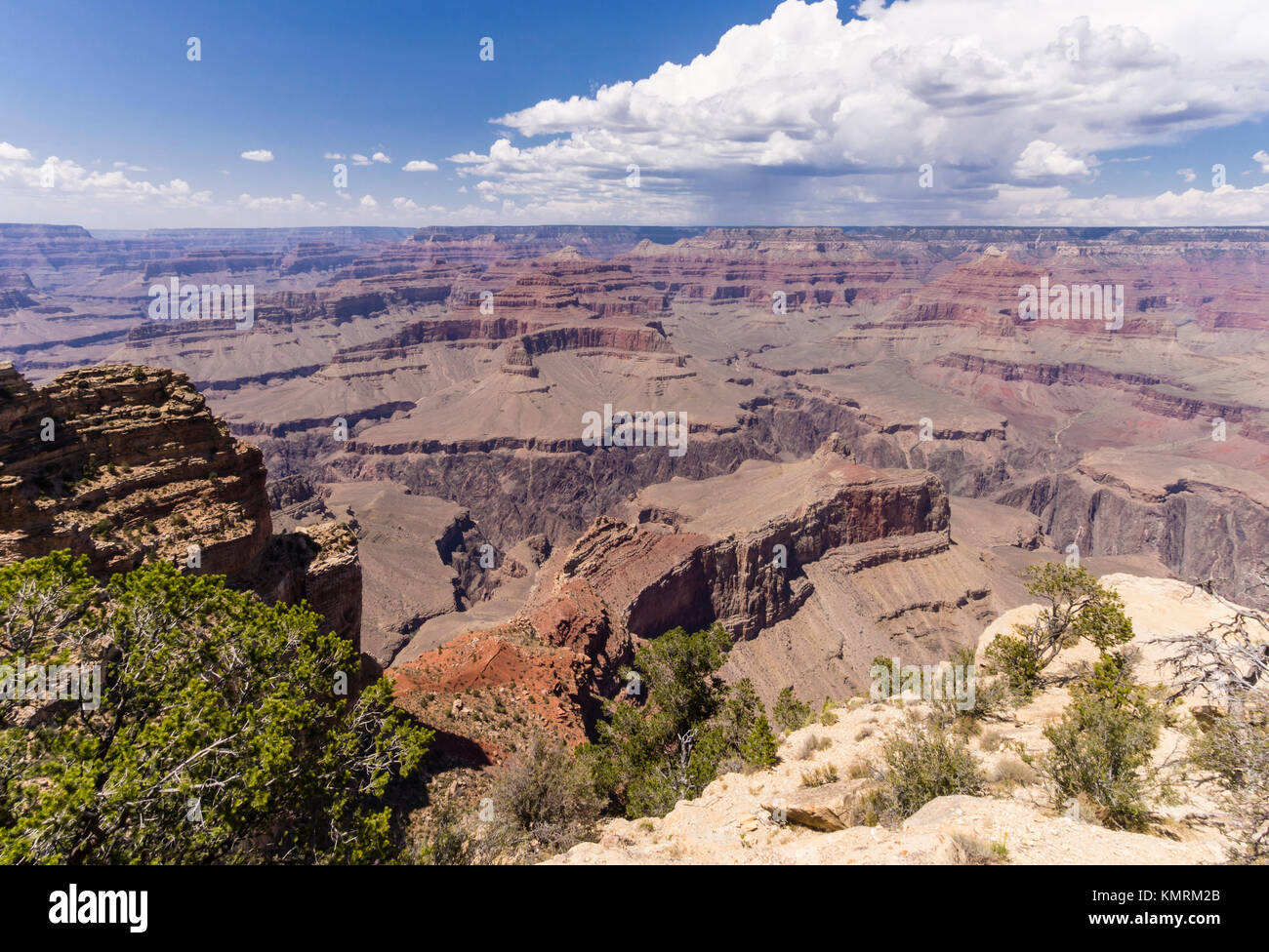 Donnant sur le Parc National du Grand Canyon a partir de la rive sud Banque D'Images