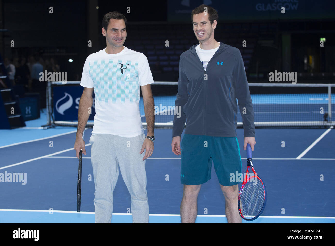 Le joueur de tennis Écossais Andy Murray joue contre Roger Federer dans le  cadre de 'Andy Murray en direct" pour recueillir des fonds pour des  organismes de bienfaisance. avec : Andy Murray,