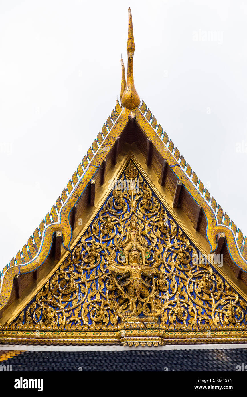 Bangkok, Thaïlande. Détail du toit du Wat Phra Keo, Temple du Bouddha Émeraude. Banque D'Images