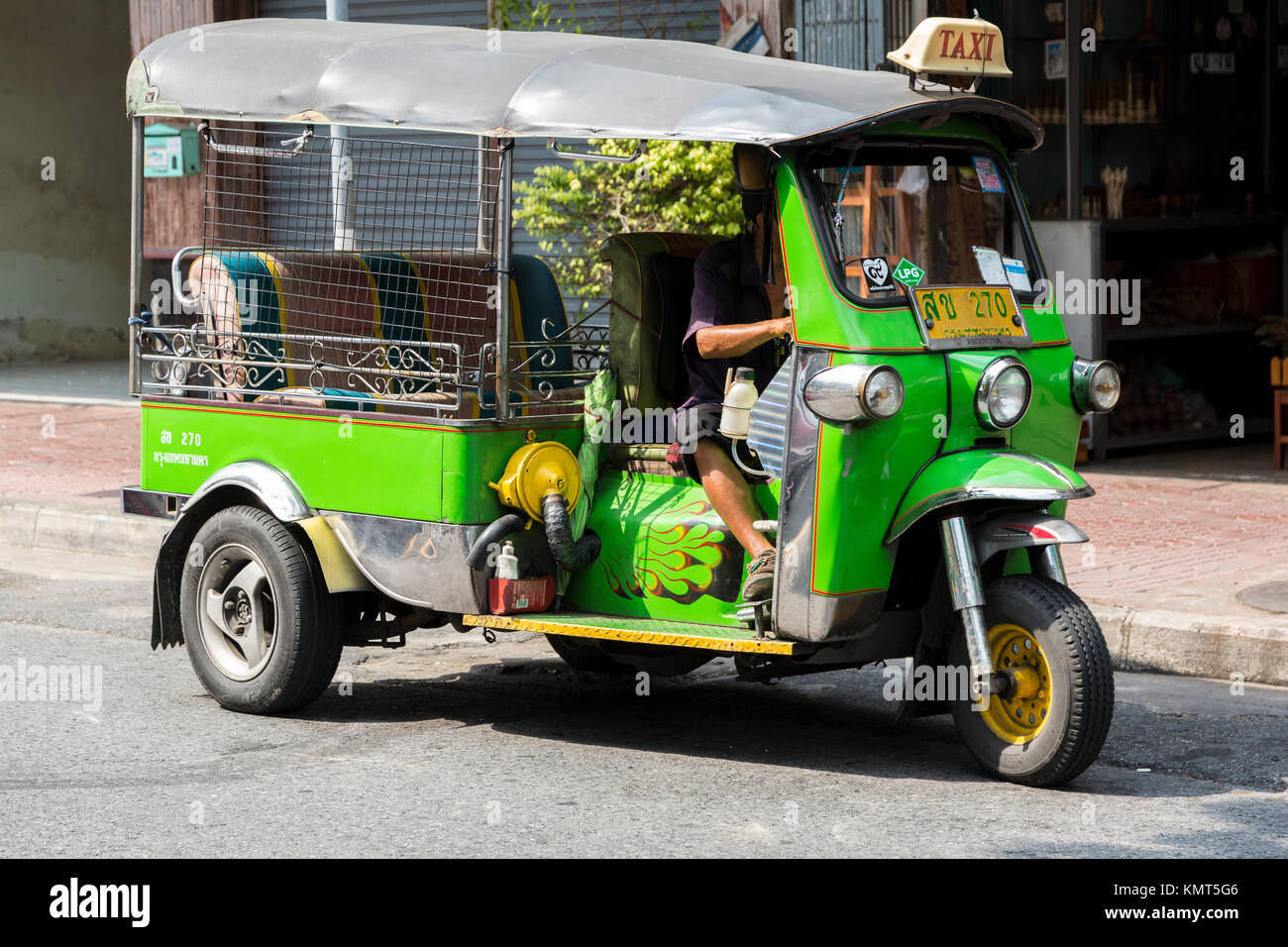 Bangkok, Thaïlande. Tuk-tuk, une motocyclette à trois roues Taxi. Banque D'Images