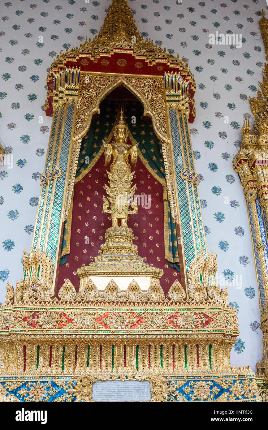 Bangkok, Thaïlande. Détail architectural à l'Ubosot du Wat Arun Temple complexe. Banque D'Images