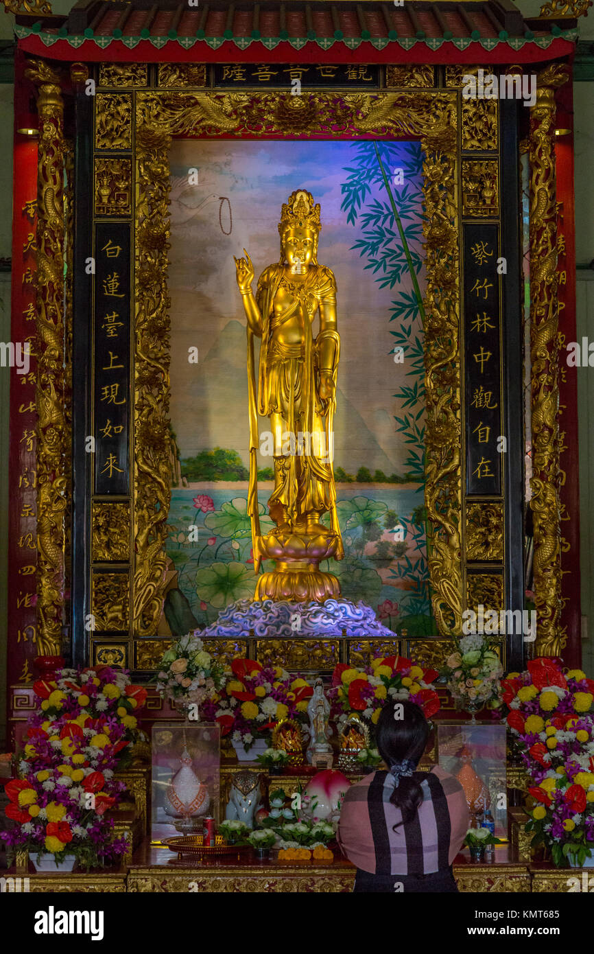 Bangkok, Thaïlande. L'hôpital de culte, Thian Fah Guan Yin, déesse de la compassion et de la miséricorde. Chinatown. Banque D'Images