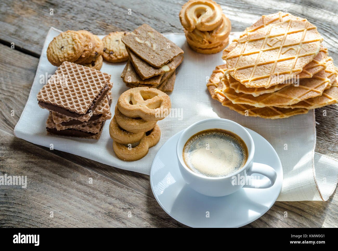 Le beurre et biscuits aux amandes Banque D'Images