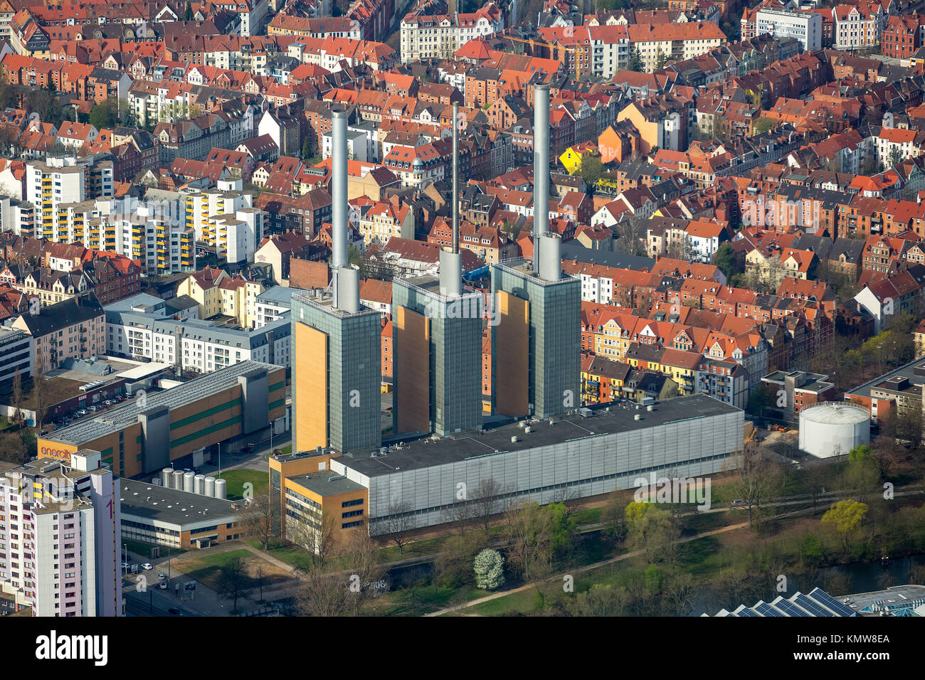 L'usine de cogénération Linden, les trois frères chaude centrale au gaz naturel, Hanovre, cheminées, Hanovre, capitale de l'état, Basse-Saxe, Allemagne, Hannover Banque D'Images