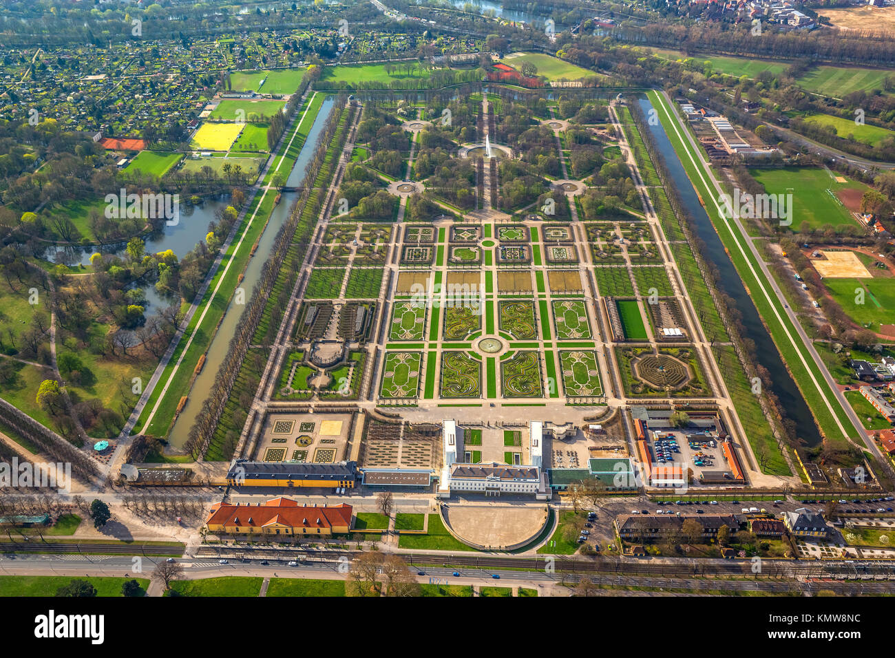 Jardins Royaux de Herrenhausen, le jardin baroque, Broderiemuster et bell fontaine dans le grand jardin, grand jardin, grande fontaine,, capitale de l'état, ,, Banque D'Images