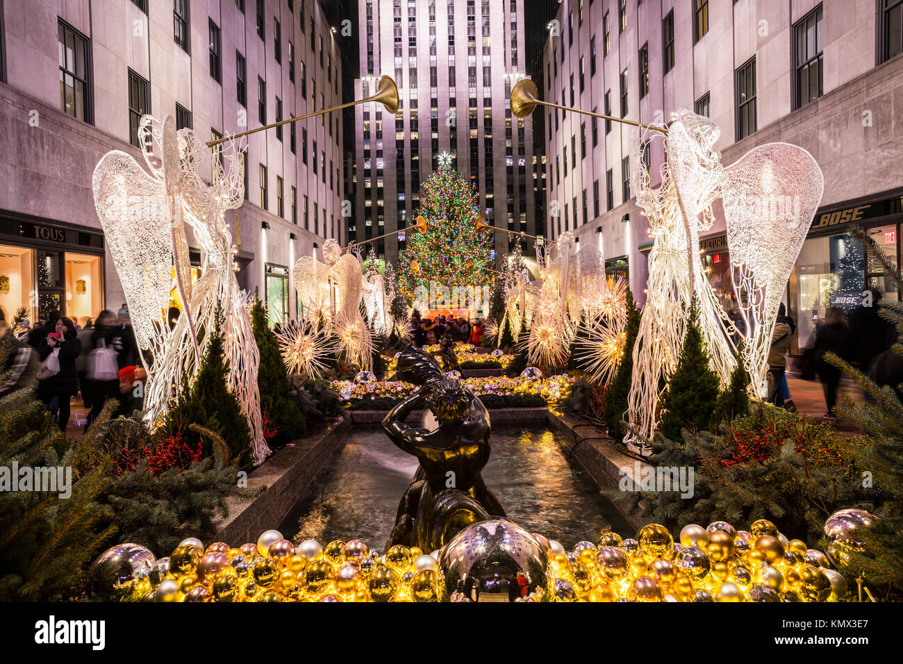 Arbre de Noël et décorations de Noël du Rockefeller Center, New York City Banque D'Images