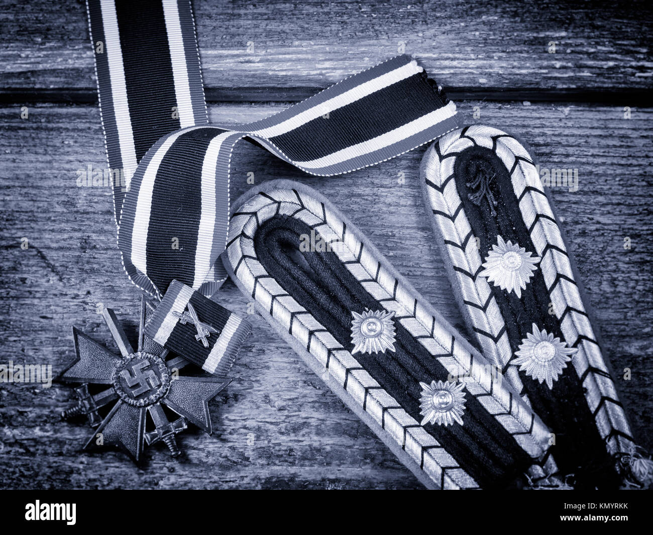 Médaille croix de guerre nazie. Documents d'intérêt historique, sans aucune excuse du nazisme Banque D'Images