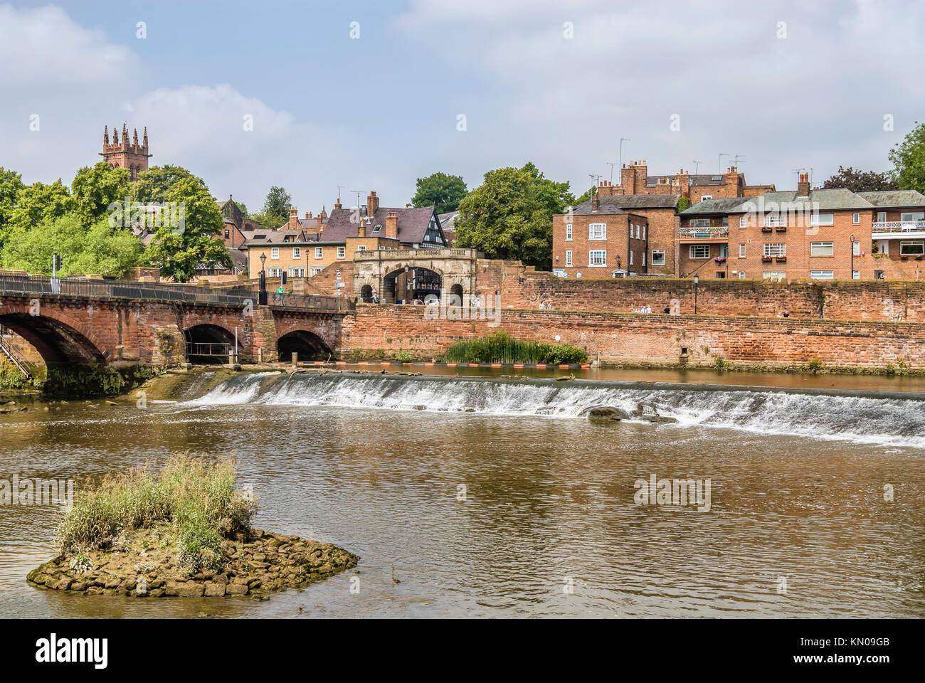 Le mur historique de la ville de Chester à la rivière Dee, Cheshire, nord-ouest de l'Angleterre Banque D'Images