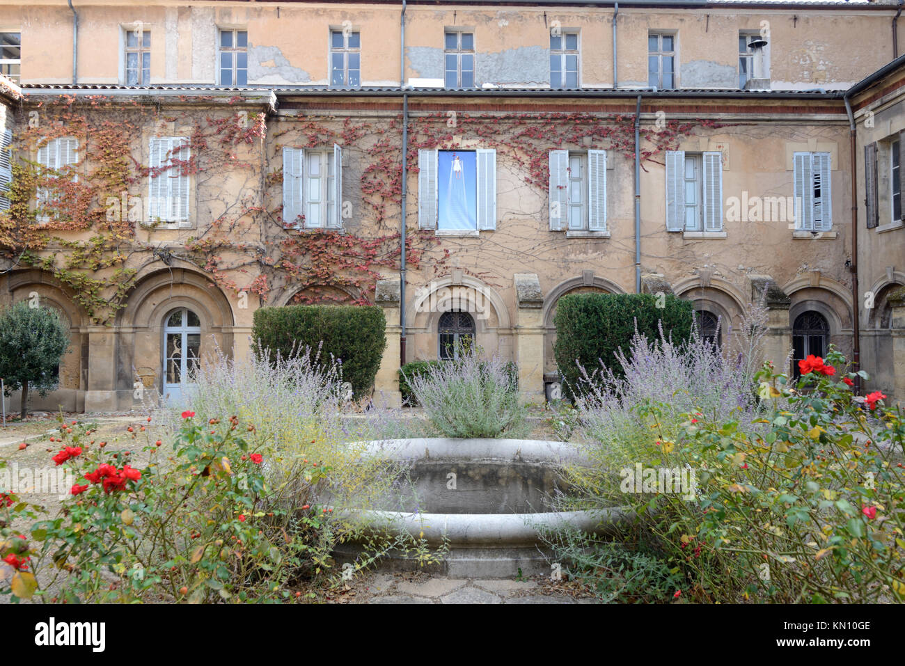 C cloître 15ème couvent ou couvent des prêcheurs, anciennement une école secondaire, sur la place des Prêcheurs, Aix-en-Provence, Provence, France Banque D'Images