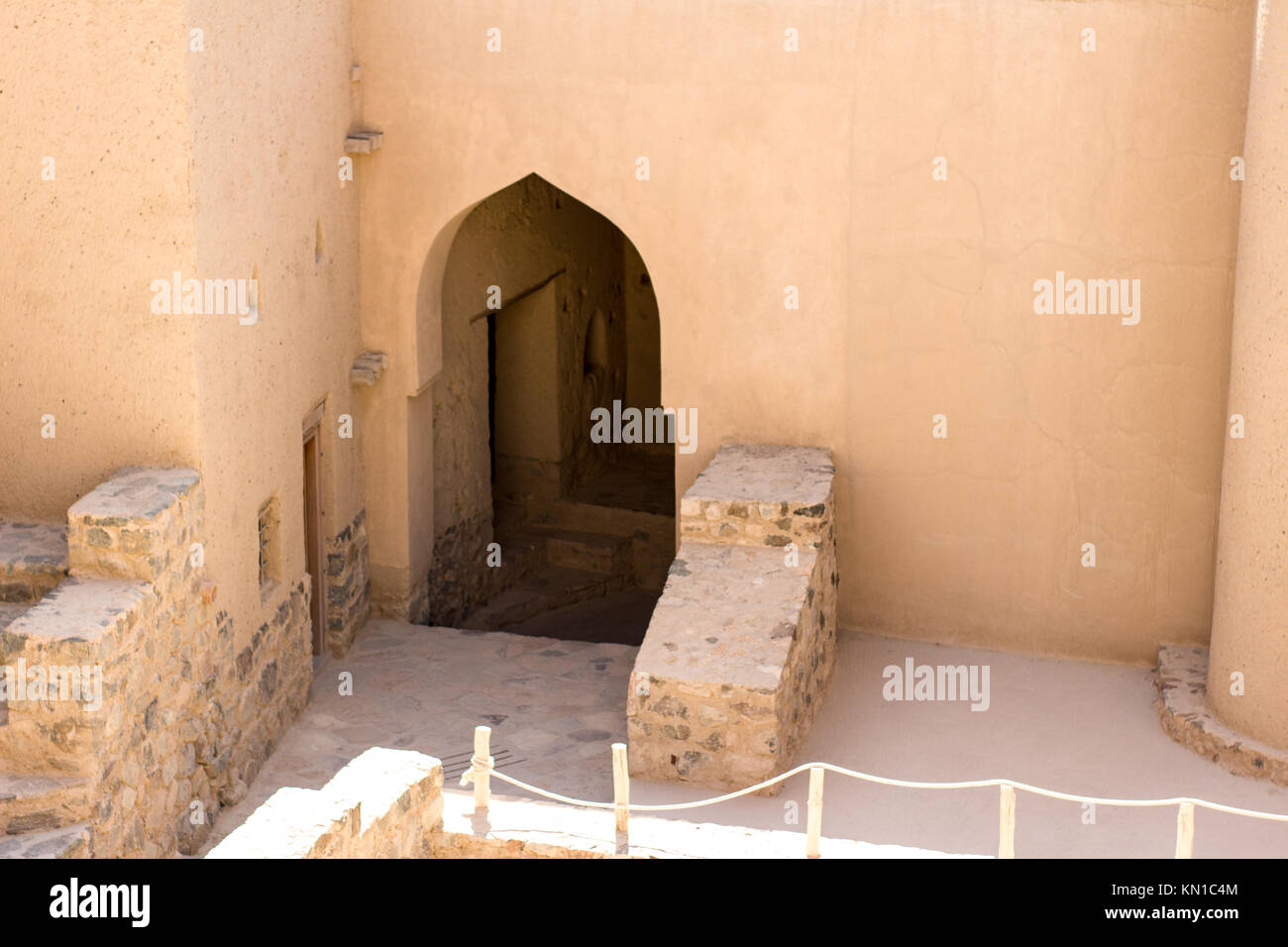 Oman ancienne fort célèbre pour son architecture ancienne de construction utilisés pour l'intérieur et l'extérieur. d'écran et texture sable bhala fort Oman près de Nizwa Banque D'Images