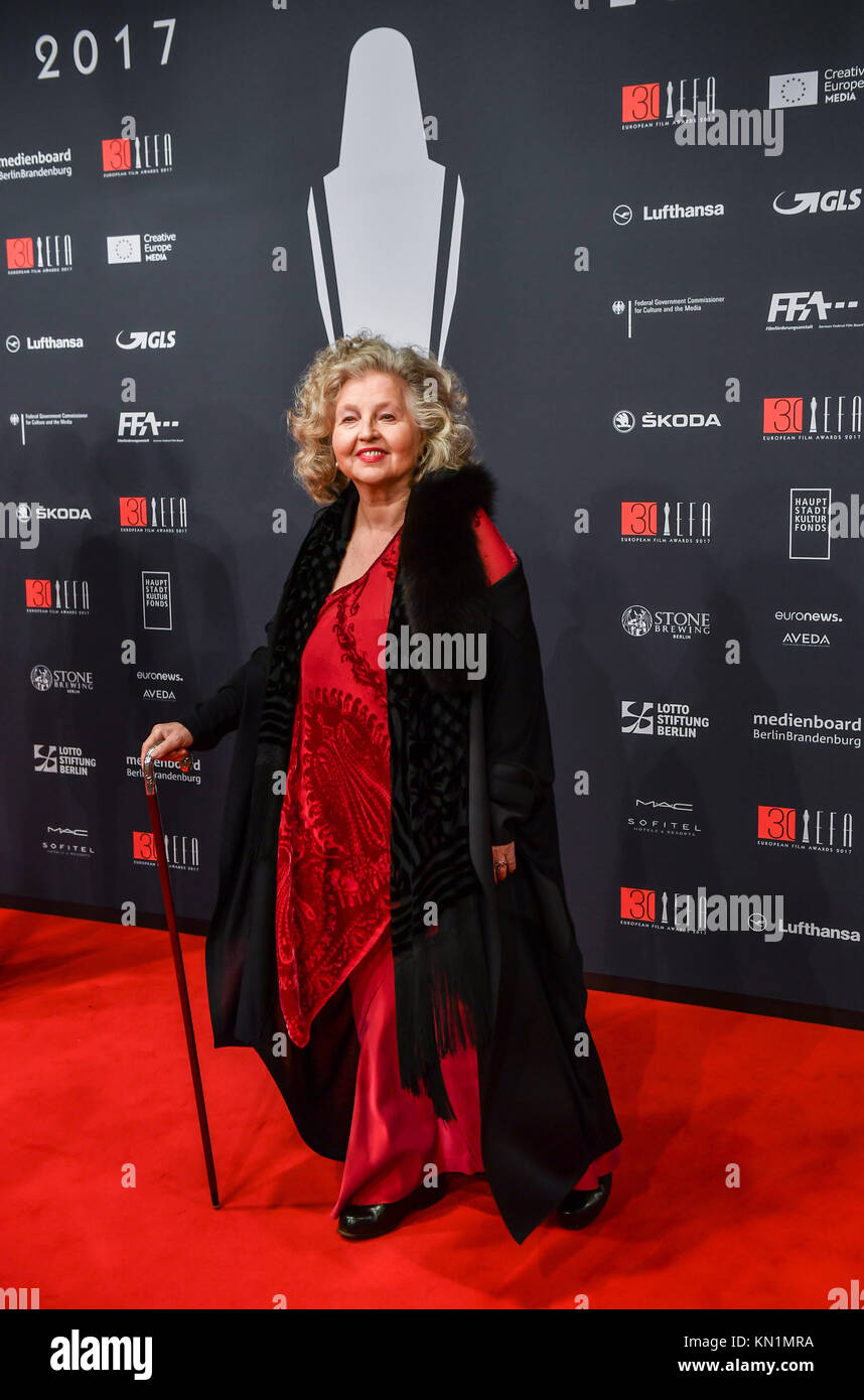 Berlin, Allemagne. 9Th Mar, 2017. Hanna Schygulla actrice arrive pour la 30e European Film Awards à Berlin, Allemagne, le 9 décembre 2017. Credit : Jens Kalaene/dpa/Alamy Live News Banque D'Images