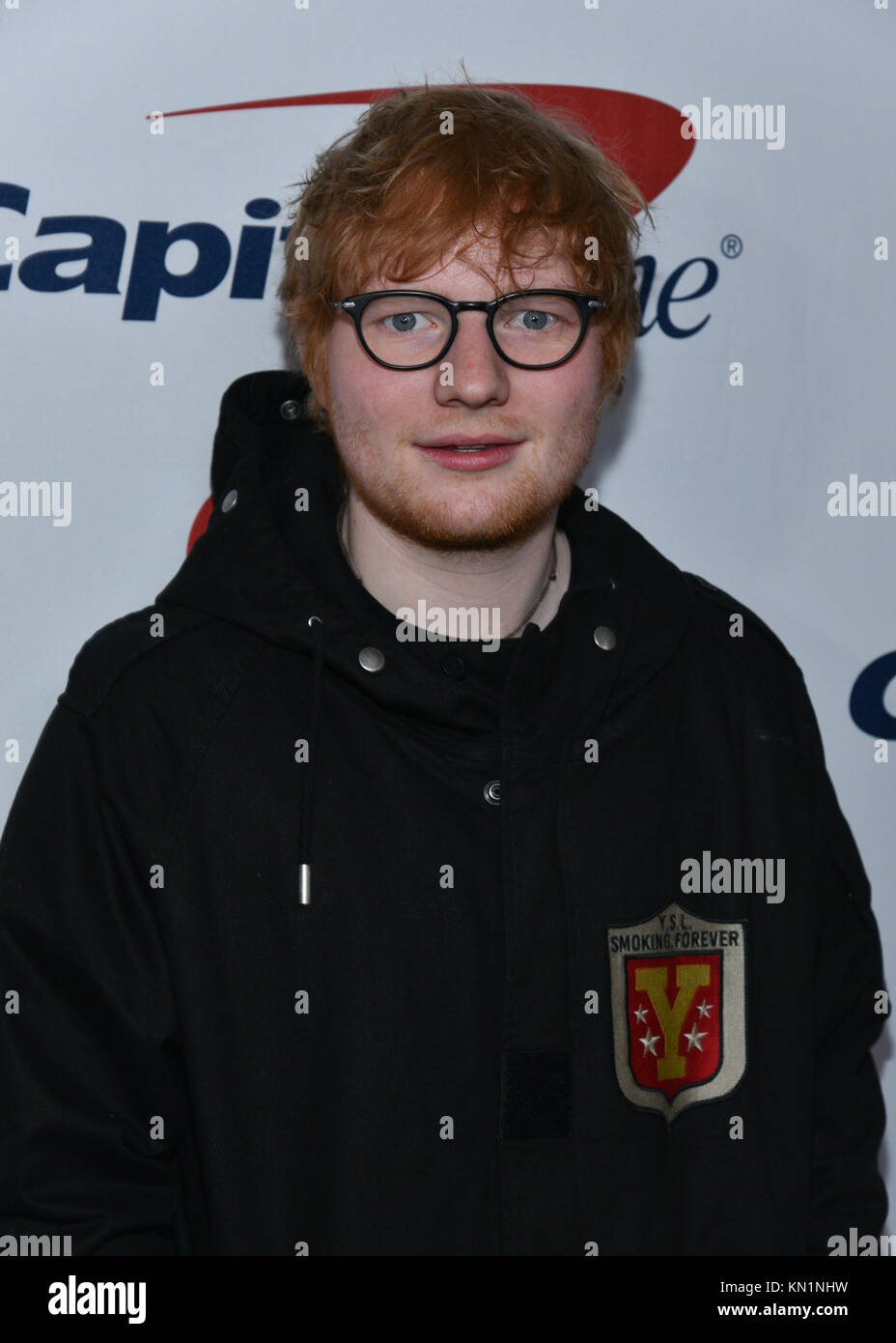 Ed Sheeran assiste à la Z100's Jingle Ball 2017 Salle de presse le 8 décembre 2017 à New York. Banque D'Images