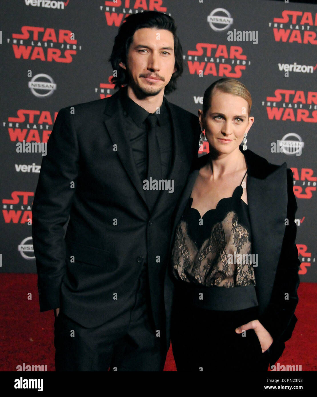 Los Angeles, USA. 09Th Dec, 2017. (L-R) et Adam Driver acteur actrice épouse Joanne Tucker assister à la première mondiale de Disney Pictures et Lucasfilm's 'Star Wars : Le dernier des Jedi Au Shrine Auditorium le 9 décembre 2017 à Los Angeles, Californie. Photo de Barry King/Alamy Live News Crédit : Barry King/Alamy Live News Banque D'Images