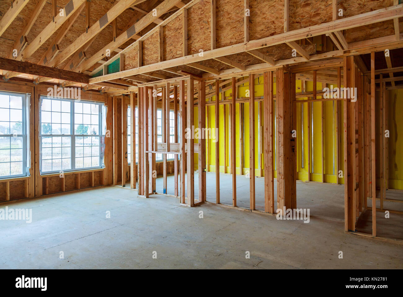 Bâtiment résidentiel de base ou la maison avec câblage électrique et thermique complète. Banque D'Images