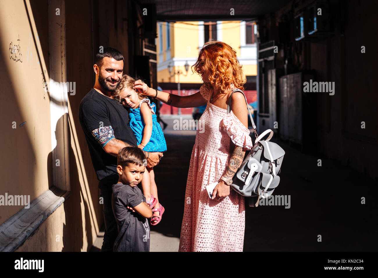 Beaux parents et leurs petits enfants Banque D'Images