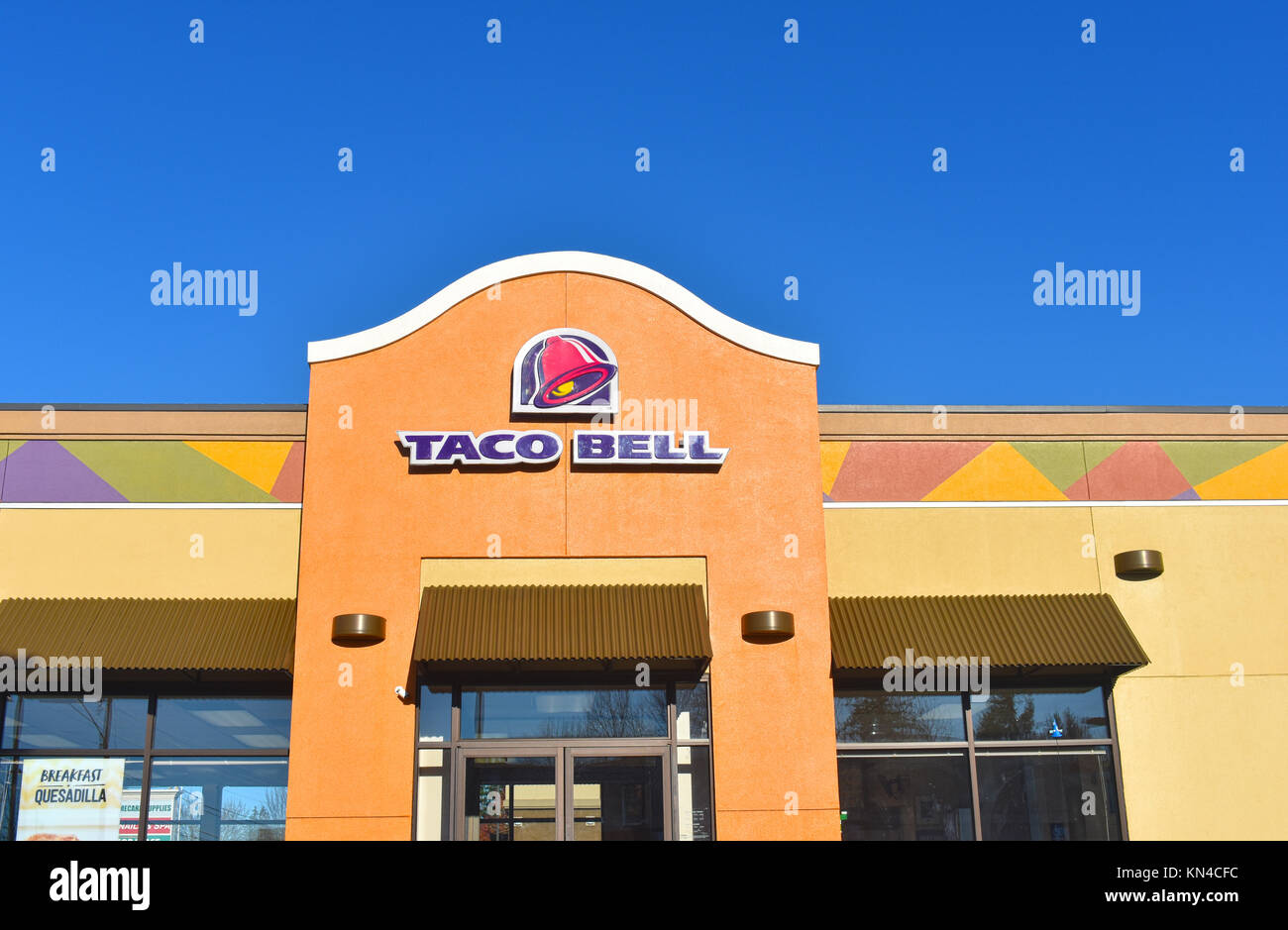 Restaurant Taco Bell est une chaîne de restauration rapide qui sert des tacos, burritos, mexicaine des pizzas et plus encore. Ce Taco Bell est situé dans la région de Bellingham, Washington, Banque D'Images