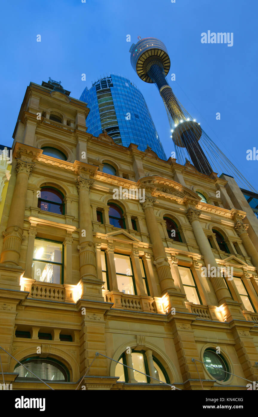 Bâtiment historique et la Tour de Sydney à Pitt Street Mall, Sydney, Nouvelle-Galles du Sud, Australie Banque D'Images