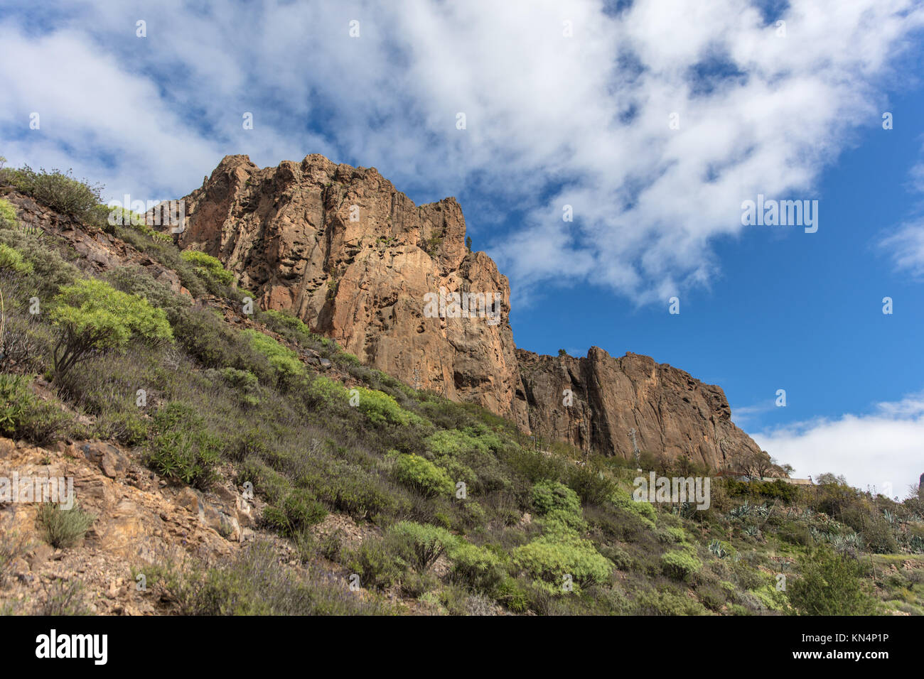 De gros rochers dans Gran Canaria pendant la journée dans la nature Banque D'Images