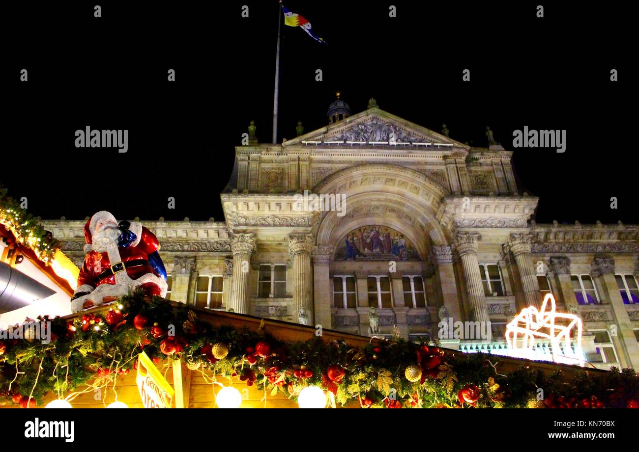 Hôtel de ville de Birmingham fournissant la toile de fond de l'assemblée annuelle du marché de Noël de Francfort. Banque D'Images