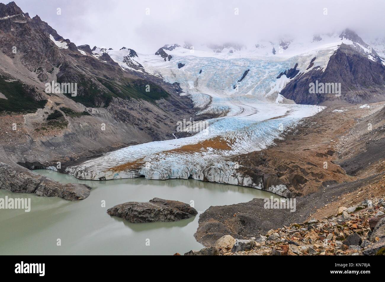 À pied du Cerro Torre, El Chalten, Patagonie, Argentine. Banque D'Images