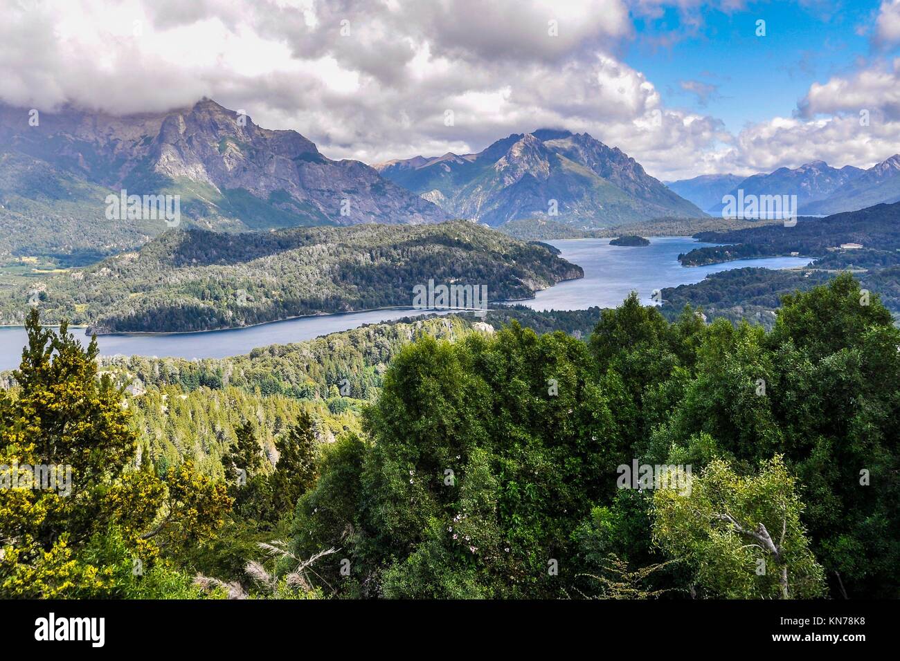 Vue sur le lac, à proximité de Bariloche, Patagonie, Argentine. Banque D'Images